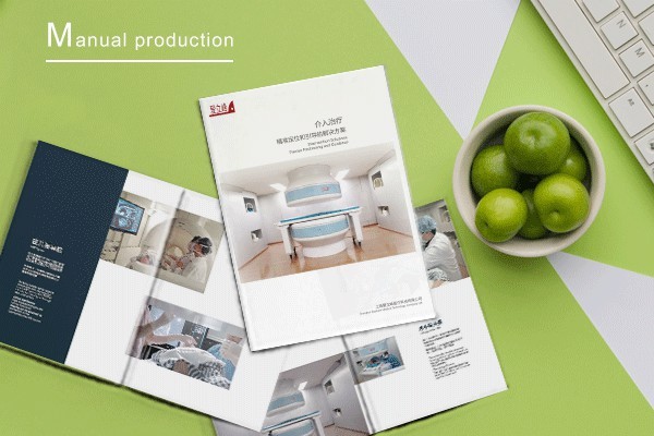 在跨文化背景下，如何對畫冊字體進(jìn)行本地化調(diào)整以增強(qiáng)其跨文化適應(yīng)性？